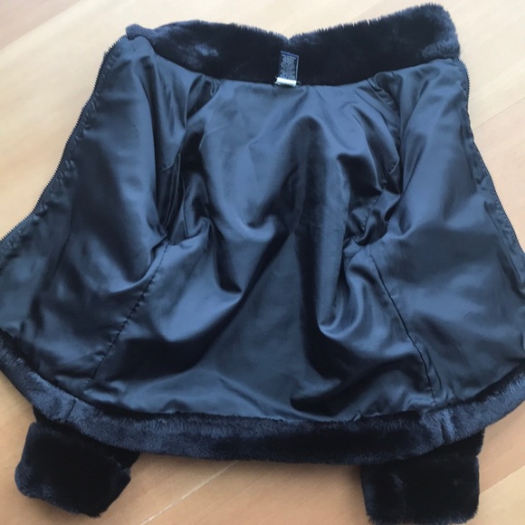 Gap Faux Black Fur Coat - Picture 6 of 6